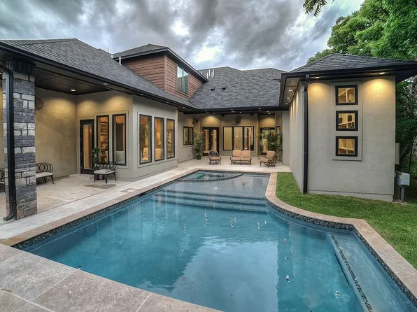 2844 Guilford Ln, Nichols Hills, OK 73120