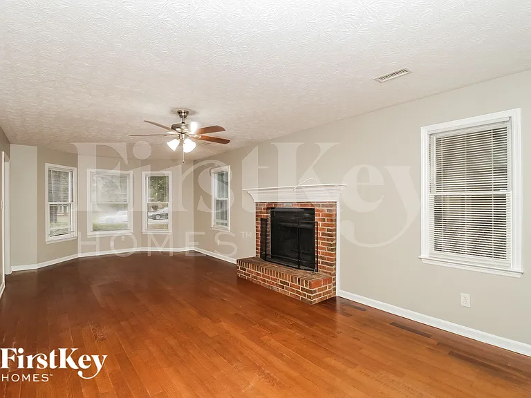 307 Marble Ct — Photo 4