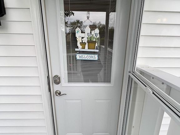 3rd image of 1167 Sweetbriar Pl