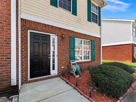 3rd image of 40 Princeton Glen Ct