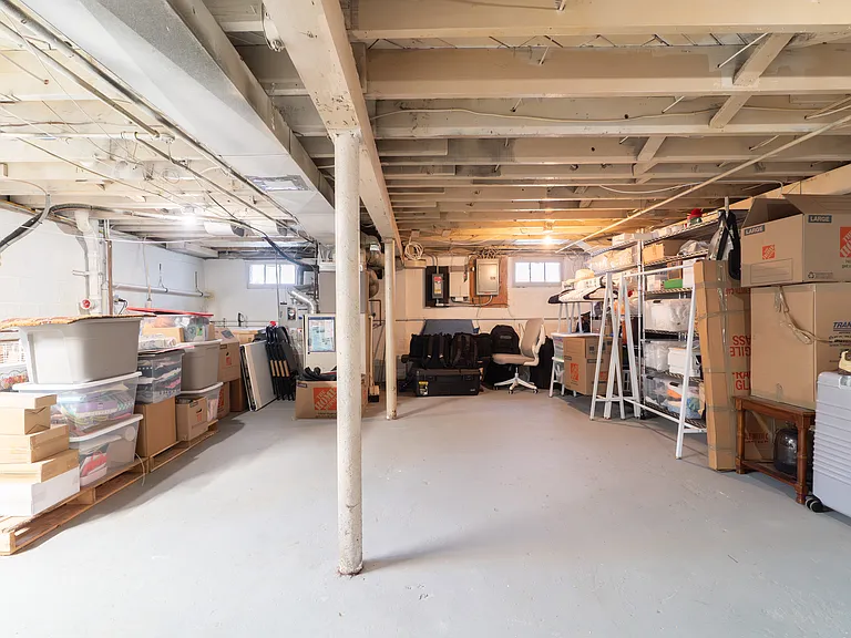 1129 Jefferson Ave — Photo 22