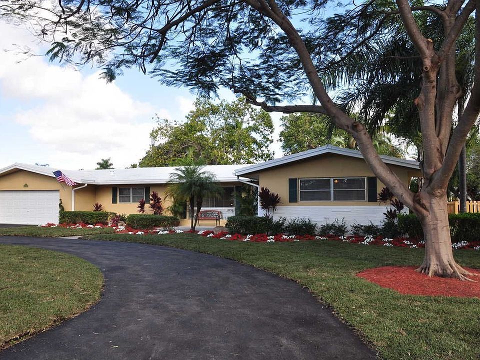 2nd image of 3115 Calle Largo Dr