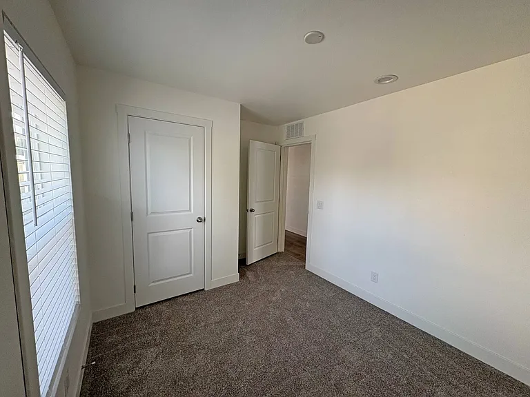 1700 State St #20 — Photo 14