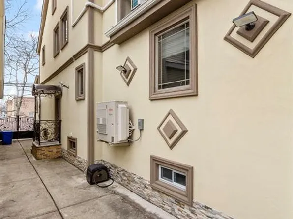 158-18 77th Avenue image 19 of 27