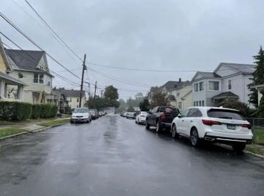 Exterior Neighborhood (street photo)