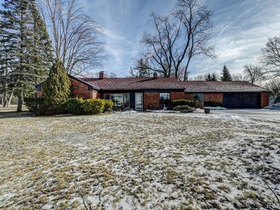 915 S Squirrel Rd, Auburn Hills, MI, 48326