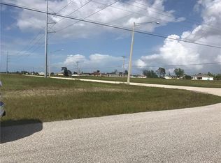 1618 SW Santa Barbara Pl, Cape Coral, FL 33991