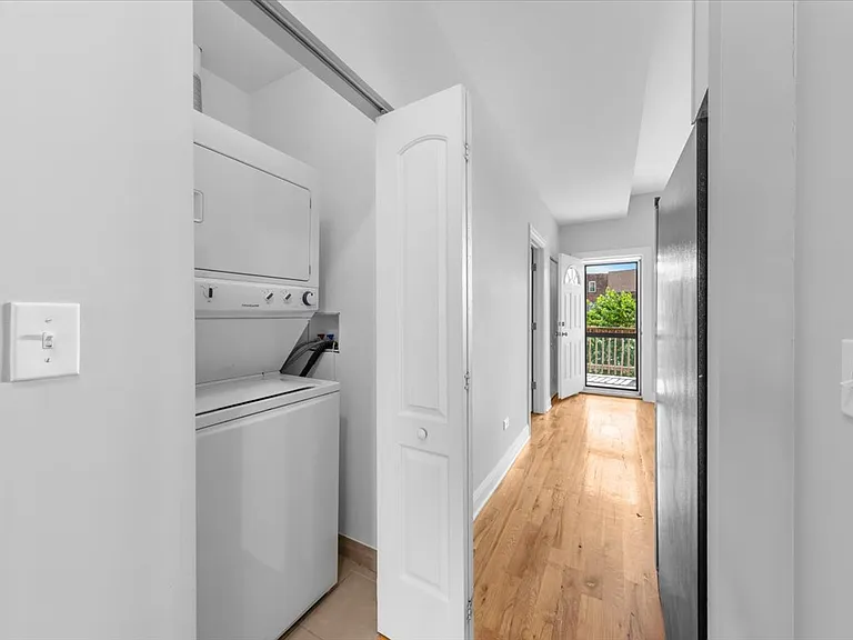 1253 N California Ave #2 — Photo 11