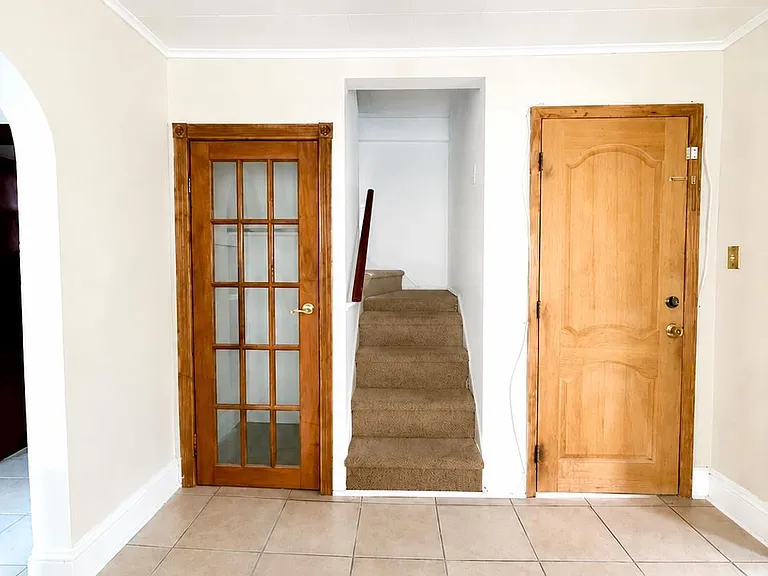 581 W Side Ave — Photo 3
