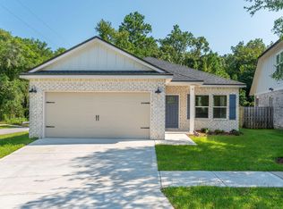 298 Park Ln, Crestview, FL 32536