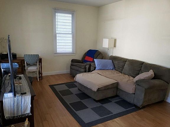 3rd image of 719 N 22nd St APT A