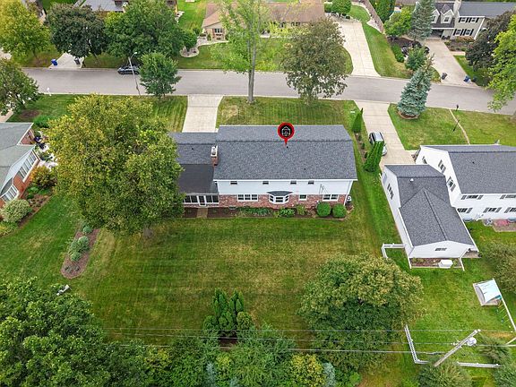 3rd image of 180 Rosemont Dr