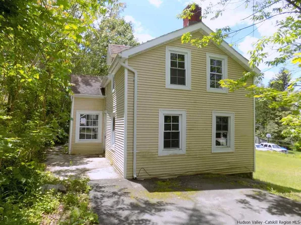 31 Chapel St, Ellenville, NY 12428