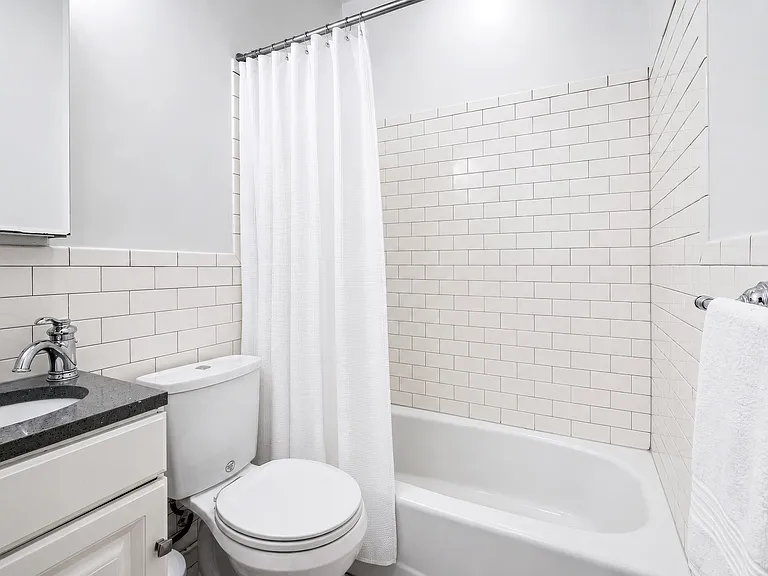 494 Macdonough St #2 — Photo 9