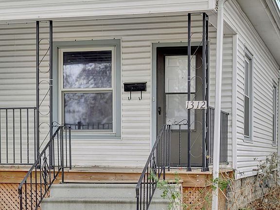 4th image of 1312 Plum St