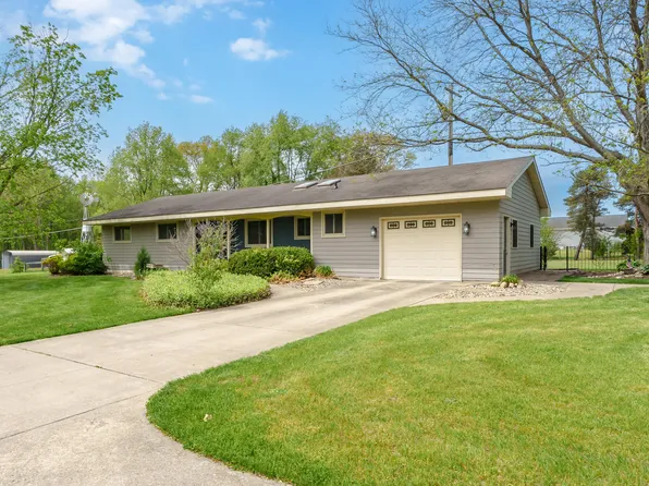 67322 32nd St, Lawton, MI 49065