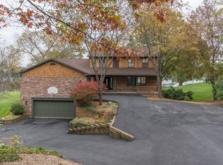 7506 McGuire Rd, Fenton, MI 48430