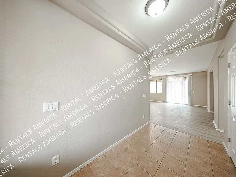 19407 E Canary Way — Photo 3