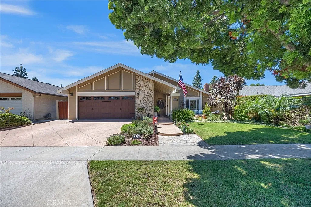 4 bed, 1700 sqft, $6,250 — Photo 1