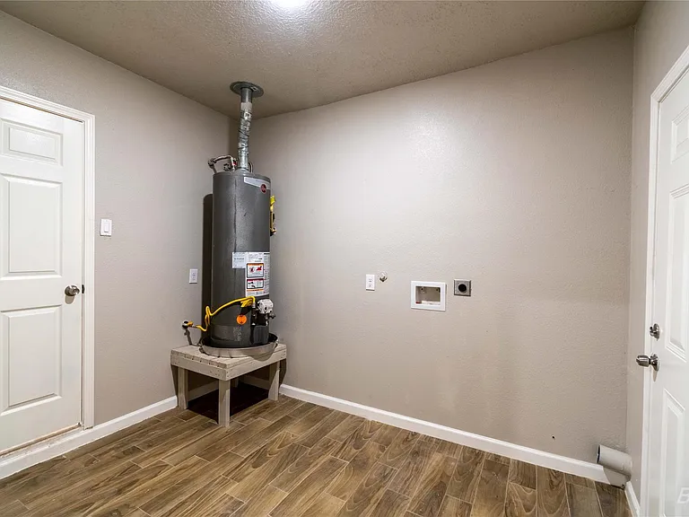 3818 Blodgett St — Photo 23