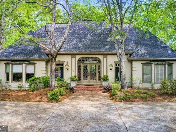 305 Heards Ferry Rd, Atlanta, GA 30328