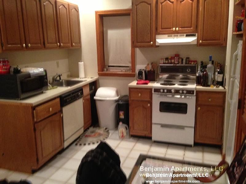 2nd image of 374 North St APT 5