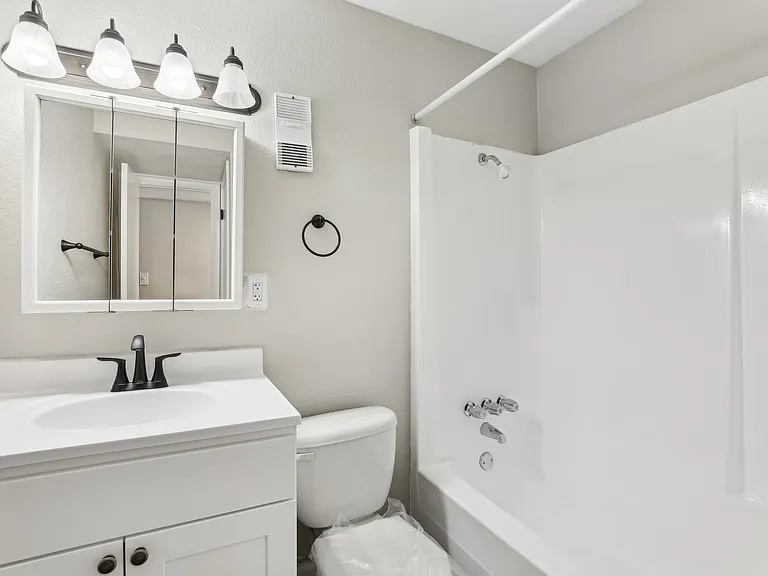 Grand View Garden Homes — Photo 9