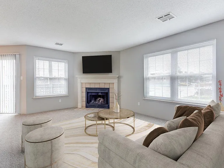 The Lakes of Schaumburg Apartment Homes — Photo 8