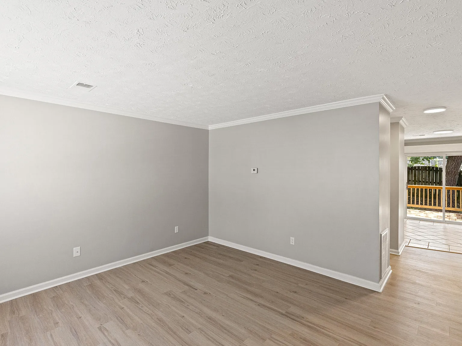 3 bed, 1.5 bath, 1152 sqft, $1,650 — Photo 3