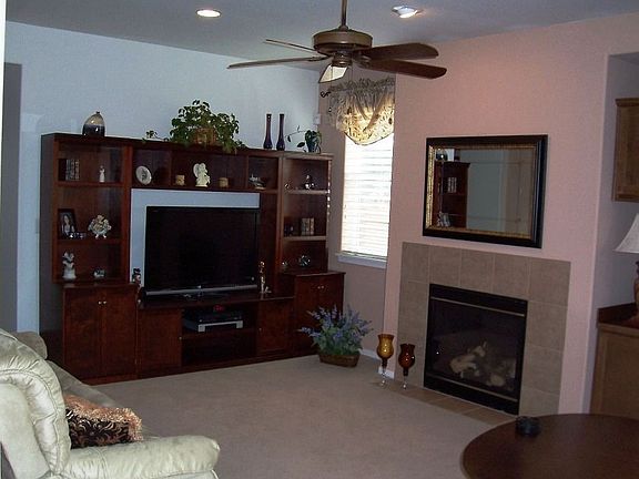 5th image of 4131 Vashon Dr NE