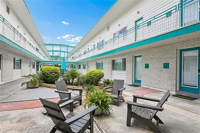 1 bed, 1.0 bath, 633 sqft, $1,600 — Photo 2