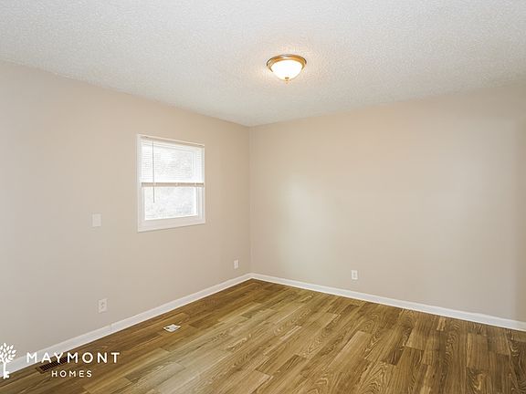4th image of 3935 Crouch Dr