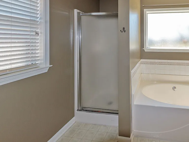 825 Bluegrass Dr — Photo 12