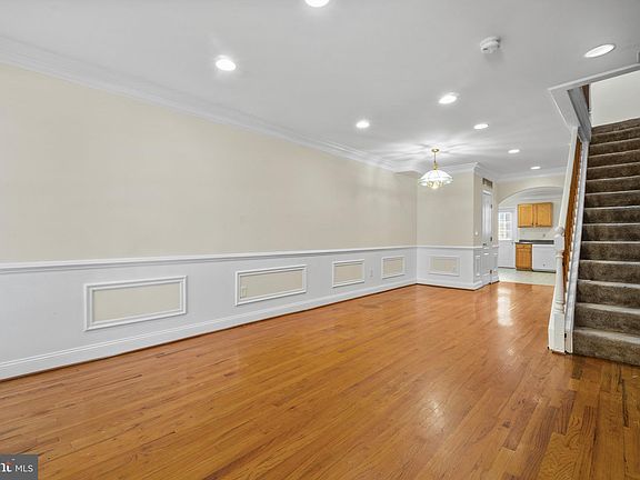 3rd image of 514 N Milton Ave
