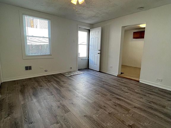 4th image of 2705 E Somerset St #2B