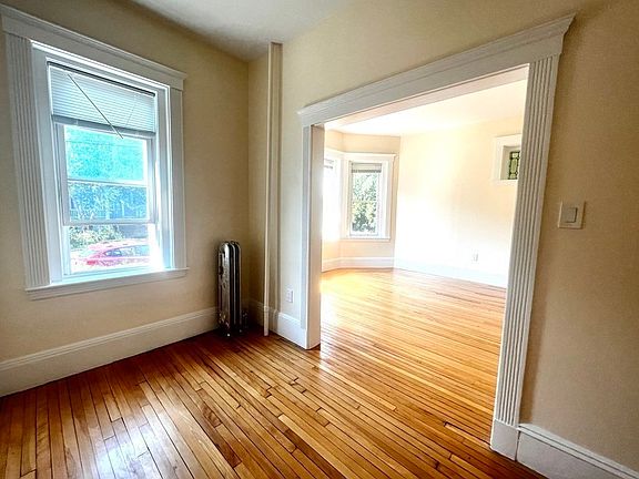 3rd image of 102 Trowbridge St APT 3L