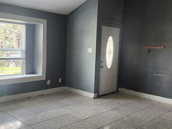 4th image of 9602 Stockwell Dr