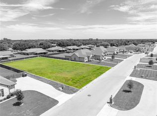 220 Fox Run Ln, Waco, TX 76706