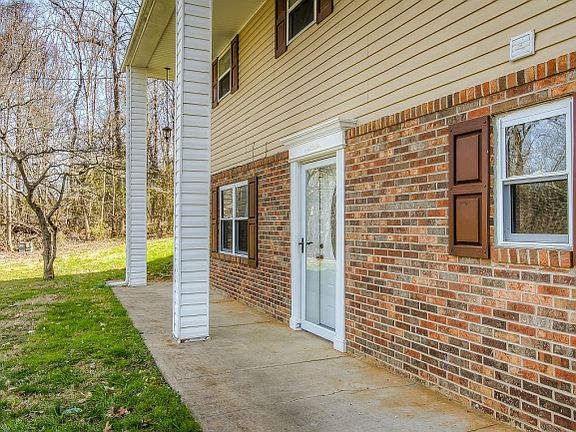 3rd image of 2119 Spencer Ln