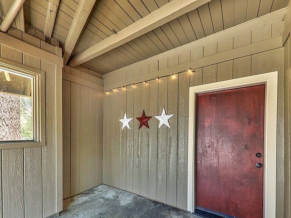 4th image of 2674 Rose Ave