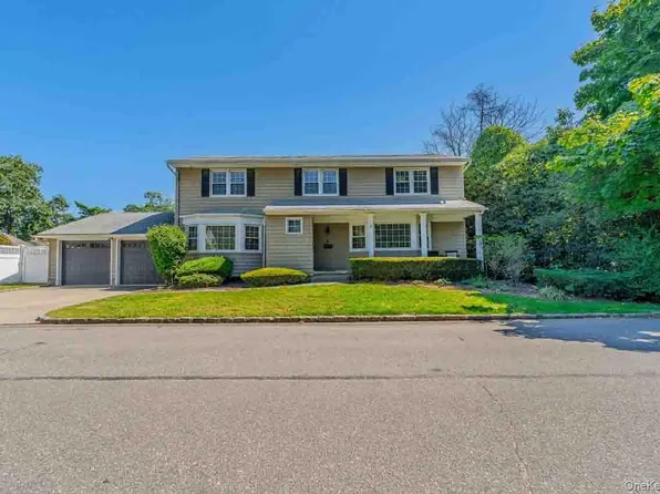 2 Ike Place, Woodmere, NY 11598