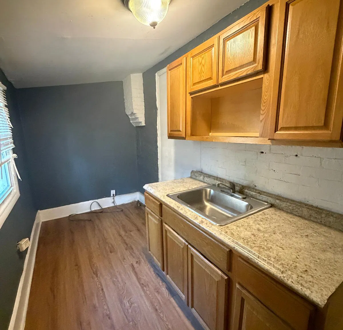 2 bed, 850 sqft, $1,550 — Photo 2