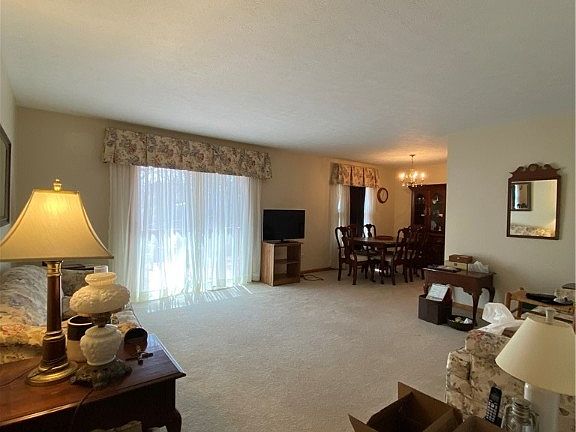 4th image of 37 Fairview Hts