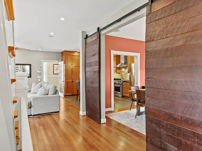 5213 Cathedral Ave NW — Photo 17