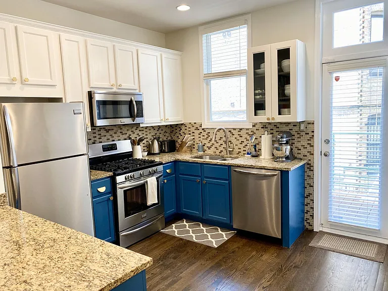3300 N Kenmore Ave #D — Photo 5