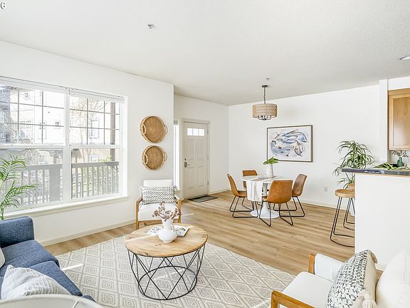 5th image of 1100 SW 170th Ave Unit 100