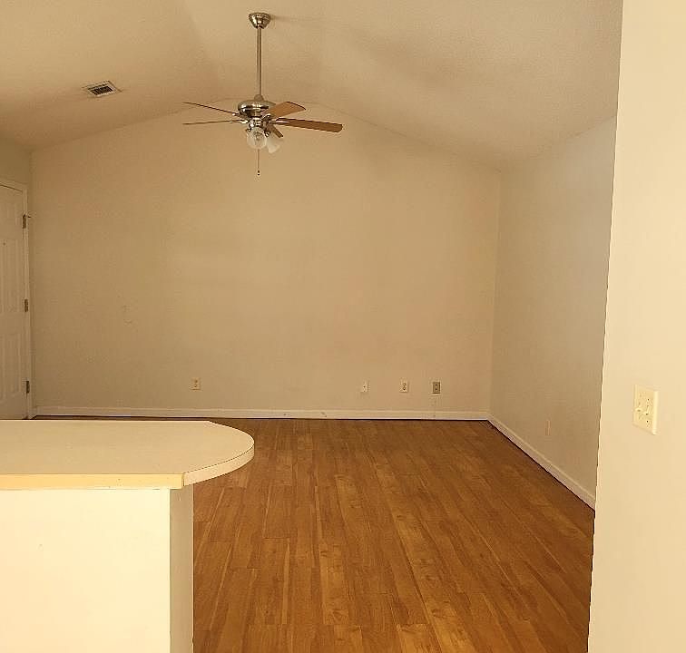 1st image of 625 Sweetheart Ln