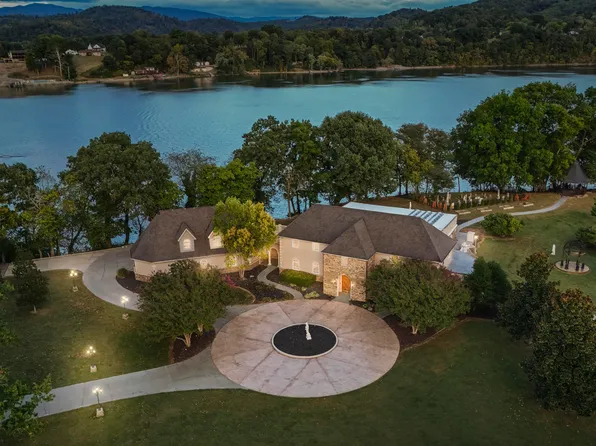 220 Degrasse Dr, Johnson City, TN 37601