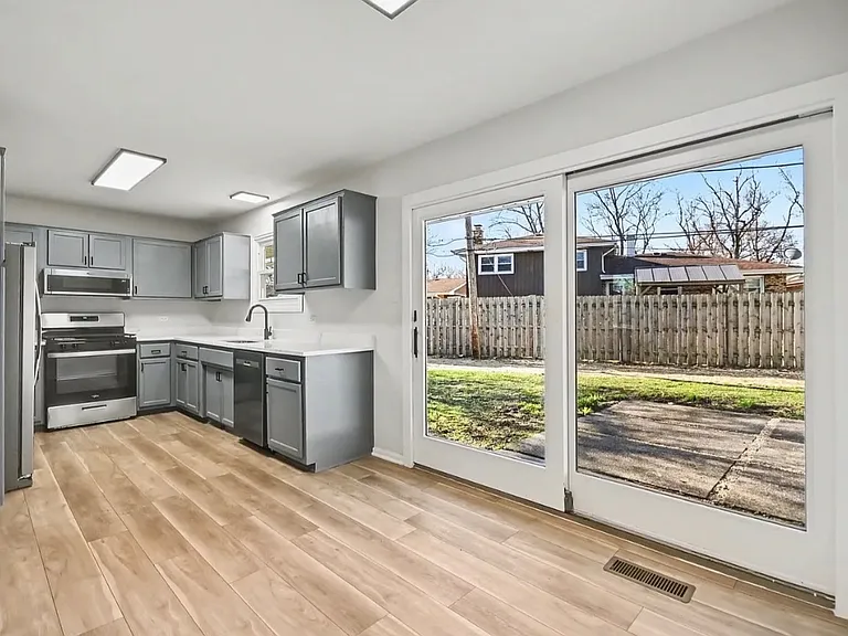5535 Adeline Pl — Photo 9