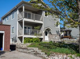 325 Peter St N, Orillia, ON